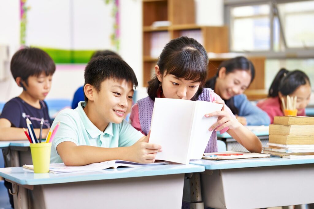 小学生の授業風景